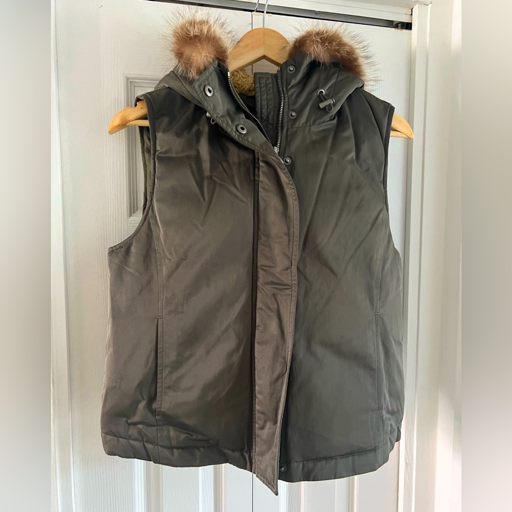 Theory Women’s Down Filled Puffer Vest Size L
